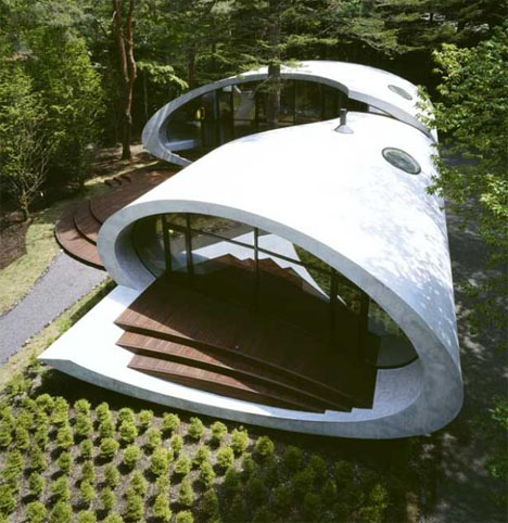 curved-super-modern-house