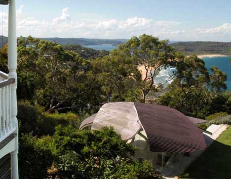 camouflage-leaf-shaped-house-roof camouflage-leaf-shaped-house-roof