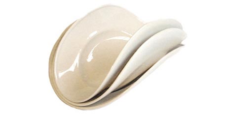 handful-curved-unique-plate-design