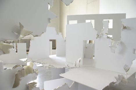installation-art-white-room-interior installation-art-white-room-interior