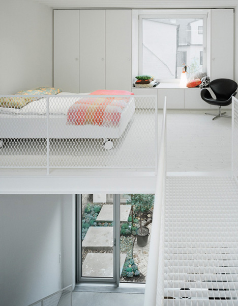 townhouse lofted bedroom design