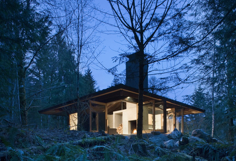 Future in Ruins: Small Open-Plan, Concrete & Wood Cabin