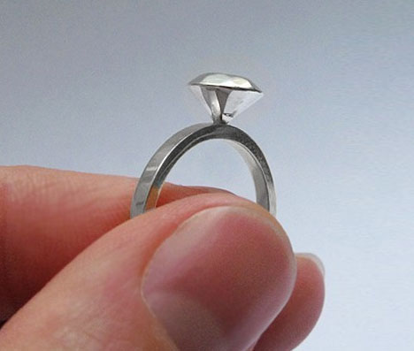 metal diamond ring design