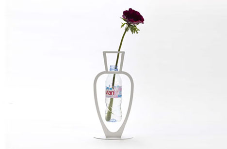 upcycled metal vase stand