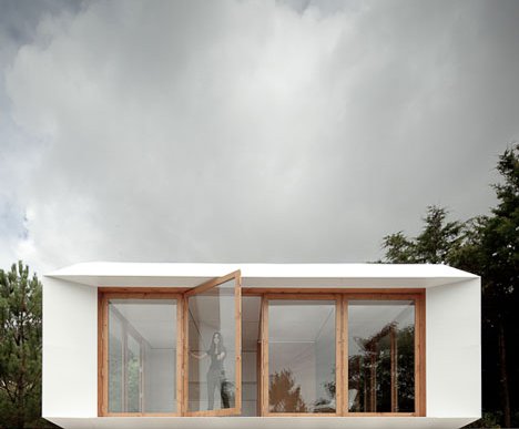 mima house hinged windows