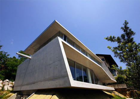 concrete edge house japan