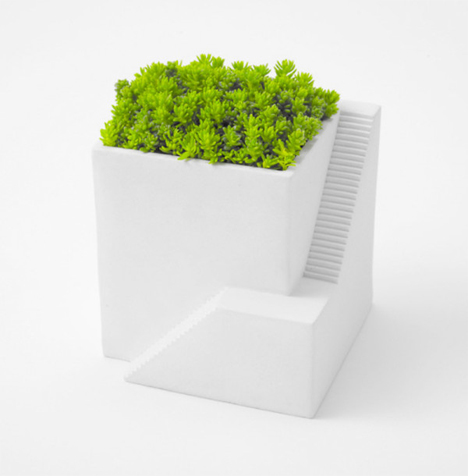 mini house shaped planters