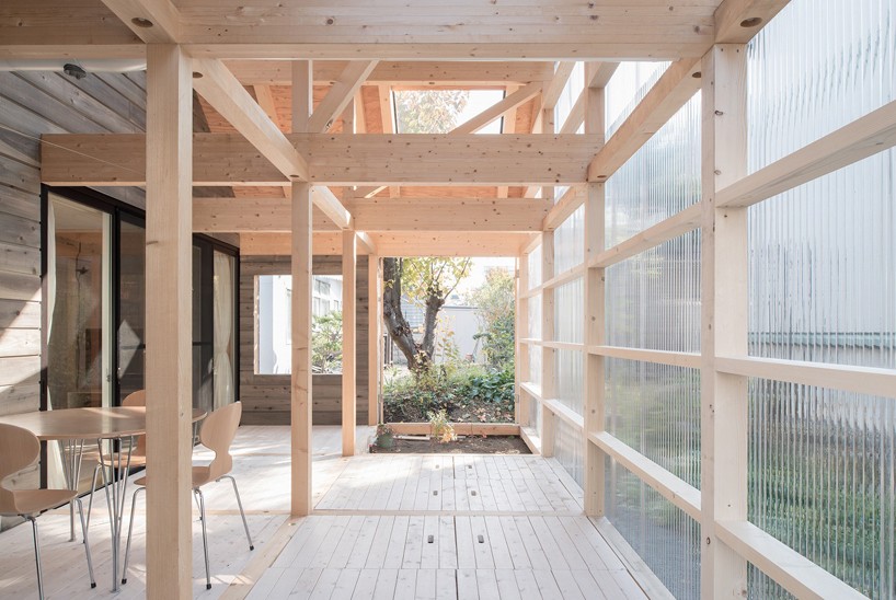 Live in a Greenhouse: Bright, Airy Residence in Japan