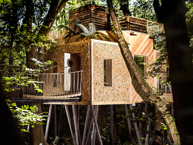 The Woodsman’s Dream: Glamorous Modern Treehouse Redefines High Luxury