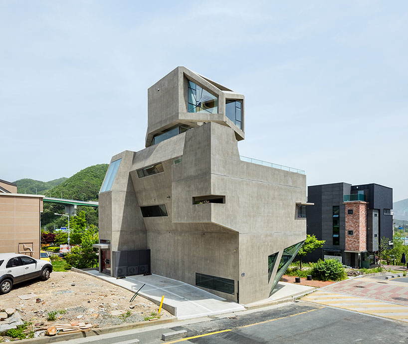 Owl-Shaped Concrete House in Korea Watches Out Over the City