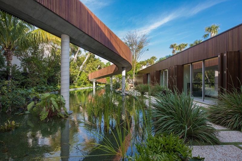 Tropical Perfection: Miami Beach House Has Its Own Swimmable Lagoon