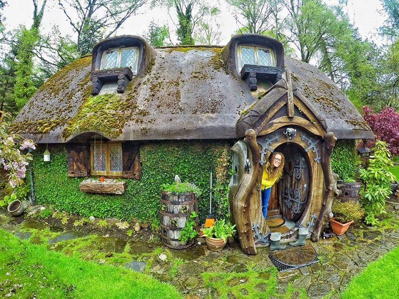 Real-Life Hobbit House Built in Tomich, Scotland