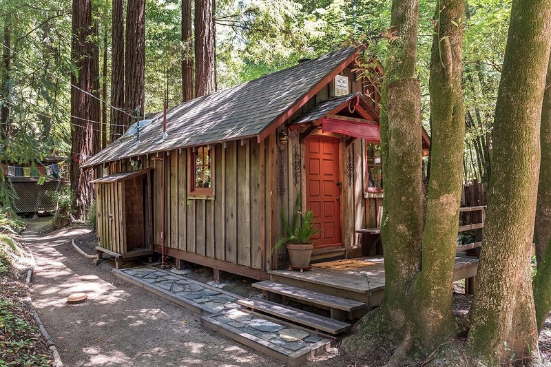 Sonoma County Cabin Has Its Own Pirate Treehouse